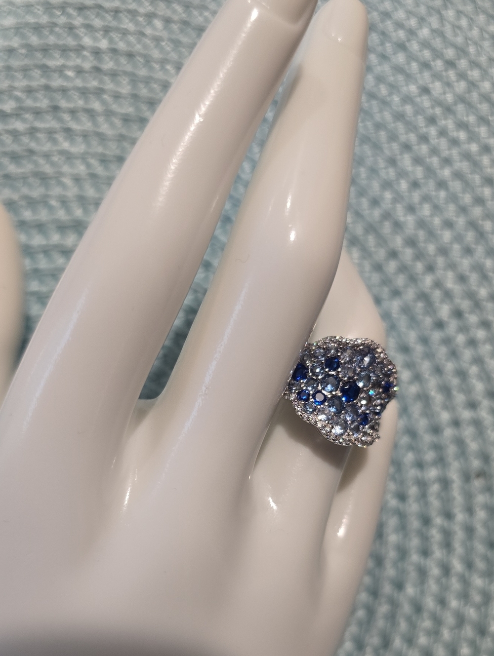 BEAUTIFUL STERLING SILVER BLUE SAPPHIRE STONES RING SIZE 7